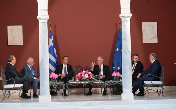 51st Anniversary of Restoration of Democracy: Προεδρικό Μέγαρο!! Παγερή... δεξίωση σε συνθήκες καύσωνα!!