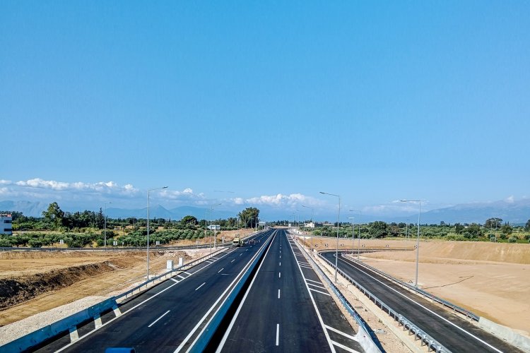 PM Mitsotakis inaugurates New Patras-Pyrgos motorway: LIVE τα εγκαίνια από το Πρωθυπουργό, των 65 χλμ του νέου αυτοκινητόδρομου Πατρών - Πύργου