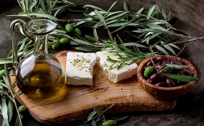 US tariffs: Οι δασμοί των ΗΠΑ πλήττουν Ελιές, Φέτα & Ελαιόλαδο [Πίνακες]