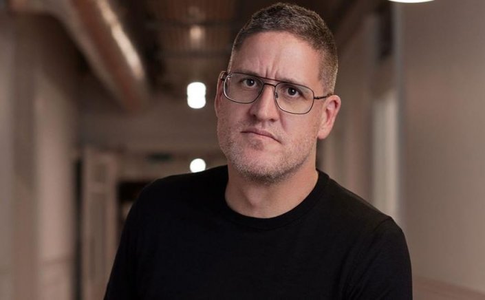 Mykonos: Ποιος είναι ο δισεκατομμυριούχος Τom Greenwood που χαροπαλεύει μετά από τροχαίο