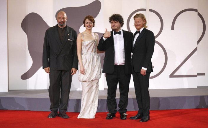 Venice Film Festival 2025: Αποθέωση για Γιώργο Λάνθιμο και Bugonia, στο 82ο Φεστιβάλ Βενετίας!! Τους χειροκροτούσαν για 7 λεπτά!!