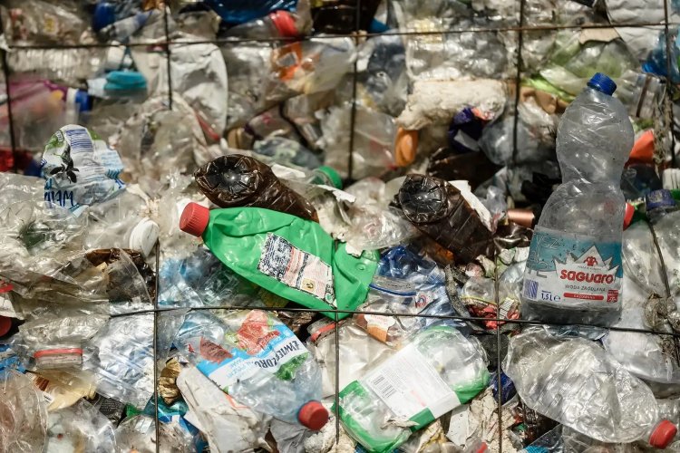 EU probes Greece on recycling projects: Η Ευρωπαϊκή Εισαγγελία ερευνά την Ελλάδα για πιθανή κακοδιαχείριση Ευρωπαϊκών κονδυλίων που προορίζονταν για την ανακύκλωση [Politico]