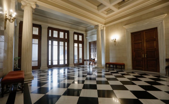 Gov & Political Affairs: Το πρώτο κύμα δημοσκοπήσεων, προ ΔΕΘ, στο Μαξίμου!!