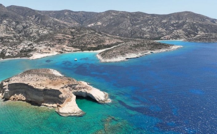 Polyaigos Island: Απάντηση του Υπουργείου Περιβάλλοντος και Ενέργειας αναφορικά με πρόσφατα δημοσιεύματα για σχέδια δόμησης στην Πολύαιγο