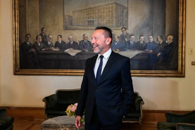 Coalition Government? Ο Γιάννης Στουρνάρας πρωθυπουργός μιας κυβέρνησης συνεργασίας για την ευρωπαϊκή προεδρία;