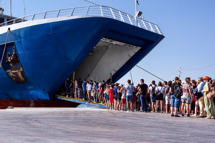 Ferry Routes: Σε κρίσιμη καμπή η «πράσινη μετάβαση» της ακτοπλοΐας - Οι πόροι παραμένουν “κλειδωμένοι”