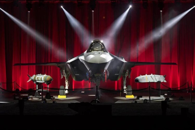 Turkey plans to buy Boeing airliners and Lockheed Martin fighters: Ο Ερντογάν στις ΗΠΑ σχεδιάζει μεγάλη αγορά επιβατικών αεροσκαφών της Boeing και μαχητικών της Lockheed Martin [Bloomberg]