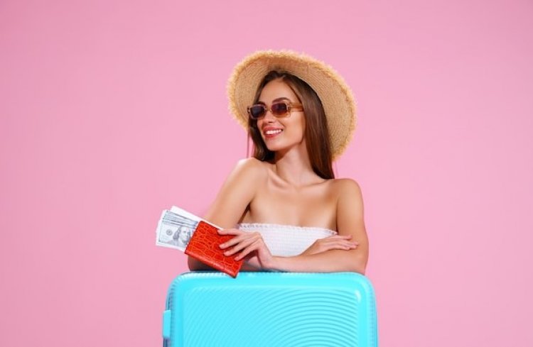 10 Smart Ways to Carry Money While Traveling