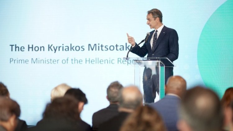 PM Mitsotakis:  Θα εξετάσουμε απαγόρευση της χρήσης social media από ανηλίκους κάτω των 16 ετών