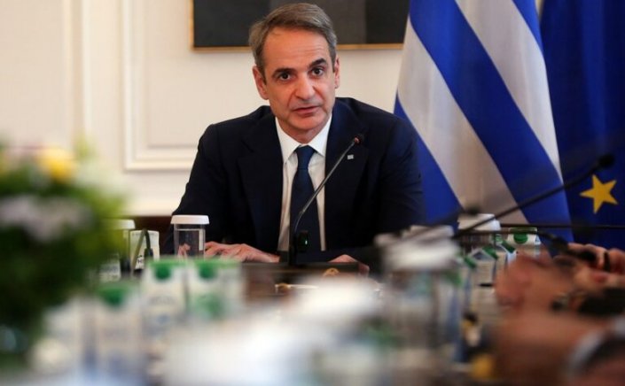 BTS: Από το «Καραμαλής ή τανκς» στο... «Μητσοτάκης ή χάος»!