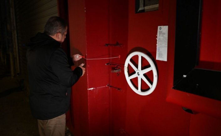 Health Officers: Ο «υγειονομικός υπεύθυνος» συνήθως ως «αυτοφωράκιας»