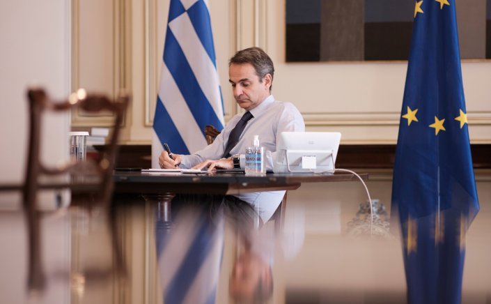 Gov & Political Affairs: Ο Κυριάκος Μητσοτάκης «τρέχει» να μαζέψει τις απώλειες προς τα δεξιά