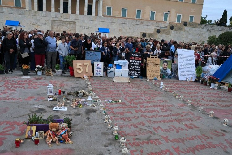 Gov & Political Affairs: Η κυβέρνηση χωρίς βηματισμό!! Από αναδίπλωση σε αναδίπλωση το Μαξίμου!!