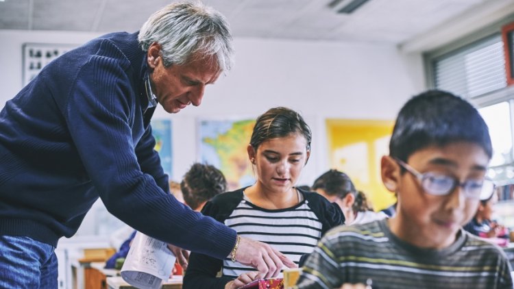 Teaching about economic crises strengthens critical thinking and resilience among young people