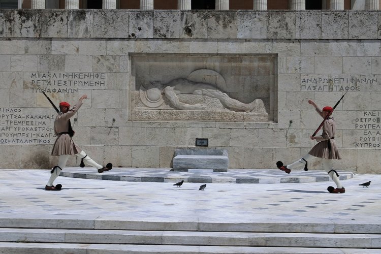 Tomb of the Unknown Soldier: Σε ποιον ανήκει το Μνημείο του Άγνωστου Στρατιώτη;