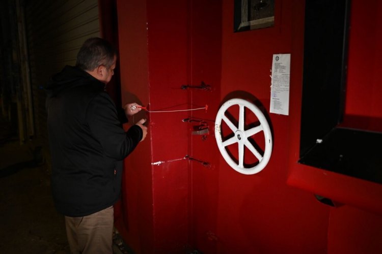 Health Officers: Ο «υγειονομικός υπεύθυνος» συνήθως ως «αυτοφωράκιας»