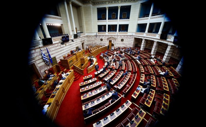 Members of Parliament: Βουλή και βουλευτές μακριά από την κοινωνία!! Υπερεκπροσώπηση της ανώτερης τάξης, οι γυναίκες υποεκπροσωπούνται, «γερασμένα» κόμματα [Μελέτη]