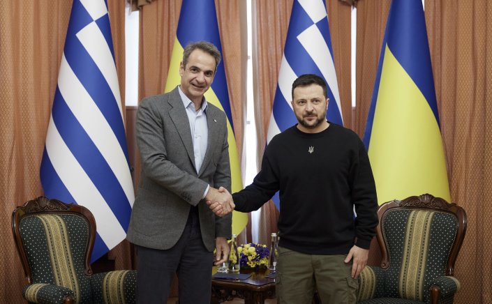 Joint Statement of Mitsotakis and Zelenskyy: Στήριξη στο Κίεβο για ένταξη σε ΕΕ και ΝΑΤΟ - Στενή αμυντική συνεργασία