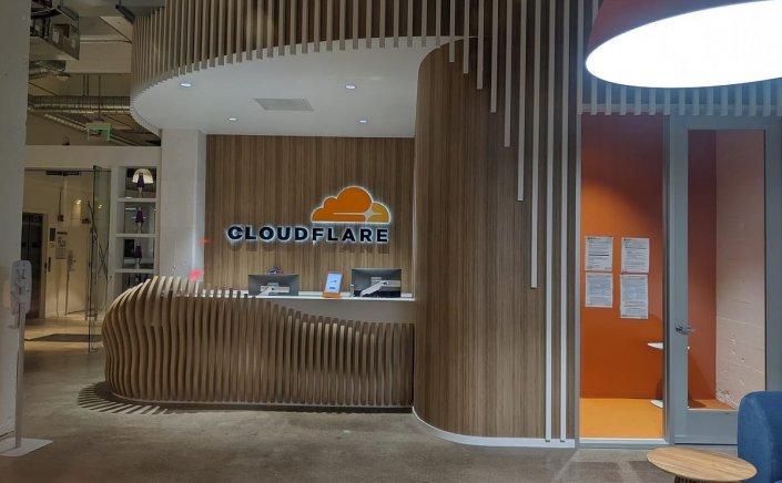 Cloudflare: Πώς μια «αόρατη» υπηρεσία παρέλυσε το ίντερνετ παγκοσμίως!! Ποια είναι η εταιρεία που συνδέεται με την πτώση χιλιάδων ιστοσελίδων παγκοσμίως!!