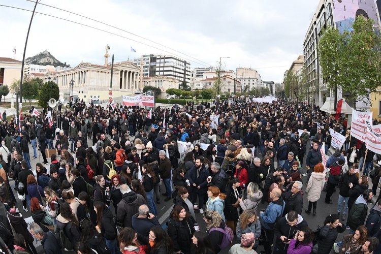 Gov & Political Affairs: Βουλευτές σε Μαξίμου με αφορμή τη φυγάδευση Μητσοτάκη!! “Δείτε τι θα πάθουμε!!”