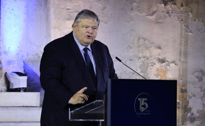 Παρέμβαση Ευάγγελου Βενιζέλου: Κριτική για τη μονοπρόσωπη άσκηση εξουσίας!! Οι κίνδυνοι από τη συγκέντρωση εξουσίας στον Πρωθυπουργό [Video]