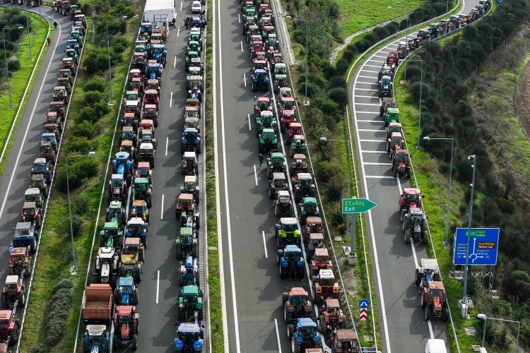 BTS: Crash test για την κυβέρνηση η σύγκρουση με τους αγρότες - Μαστίγιο και καρότο από Μητσοτάκη