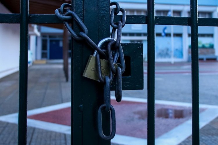 Teachers on strike: Απεργούν οι εκπαιδευτικοί!! Τι θα γίνει με τα σχολεία!!