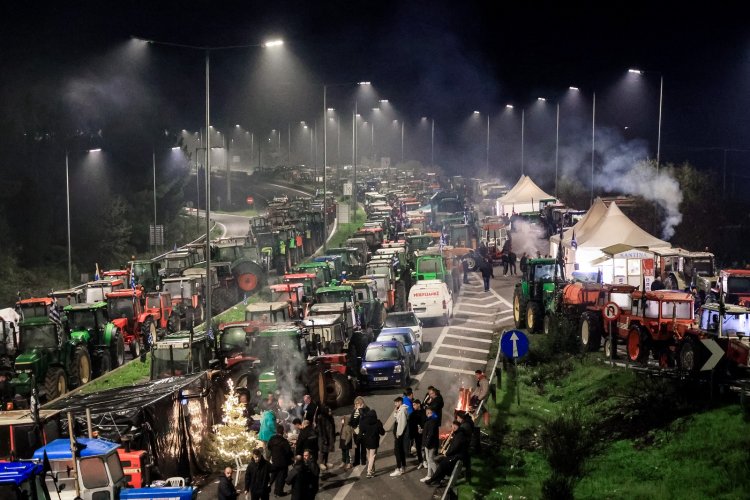 Protesting Greek farmers: Τι ισχύει με τα αγροτικά μπλόκα για Χριστούγεννα και Πρωτοχρονιά!! Live χάρτης με τα μπλόκα!!