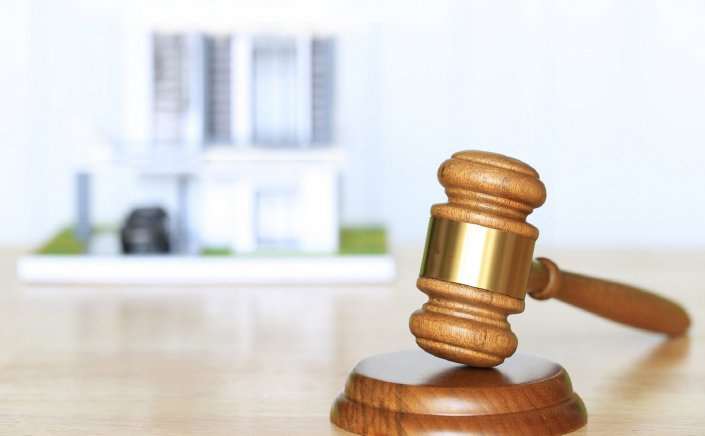 Real Estate Auction: Πώς μπορεί ο οφειλέτης να μπλοκάρει τον πλειστηριασμό