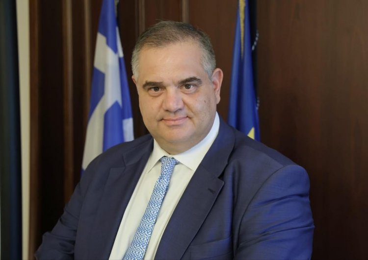Government in Action: Ο Υφυπουργός Εσωτερικών Β. Σπανάκης ενισχύει τη Μύκονο - Στρατηγική επίσκεψη στο Δημαρχείο
