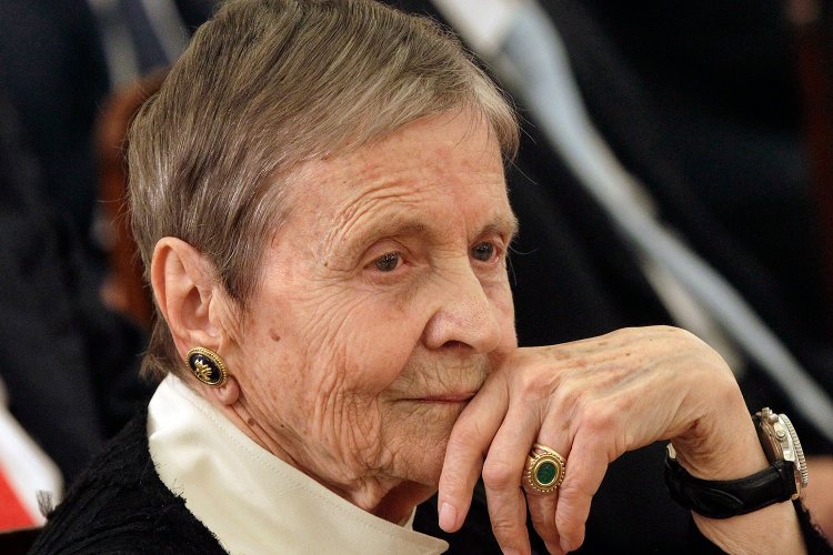 Notable Death: Πέθανε η κορυφαία Ελληνίδα βυζαντινολόγος Ελένη Γλύκατζη-Arveler... Ενας αιώνας πνευματικής ακτινοβολίας....