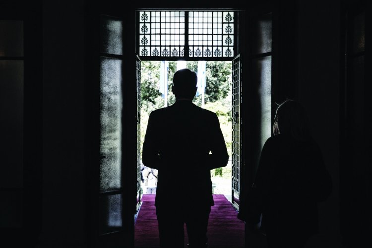 Greek Political Shift: Το τρίπτυχο, Ακρίβεια - ΟΠΕΚΕΠΕ - Υποκλοπές, αλλάζει τους πολιτικούς συσχετισμούς!! Δύσκολη εξίσωση για την κυβέρνηση - Διαχείριση κρίσεων με πολιτικά ρίσκα - Τι φοβάται το Μαξίμου;