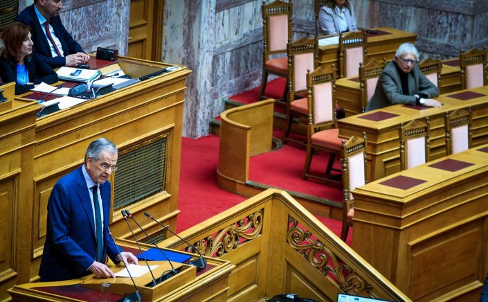 Samaras Slams Mitsotakis: «Συνώνυμο της διαφθοράς η κυβέρνηση» - «Είμαι ο μόνος πρώην πρωθυπουργός που παρακολουθούνταν» - Σκληρό σφυροκόπημα Σαμαρά στην κυβέρνηση [Video]