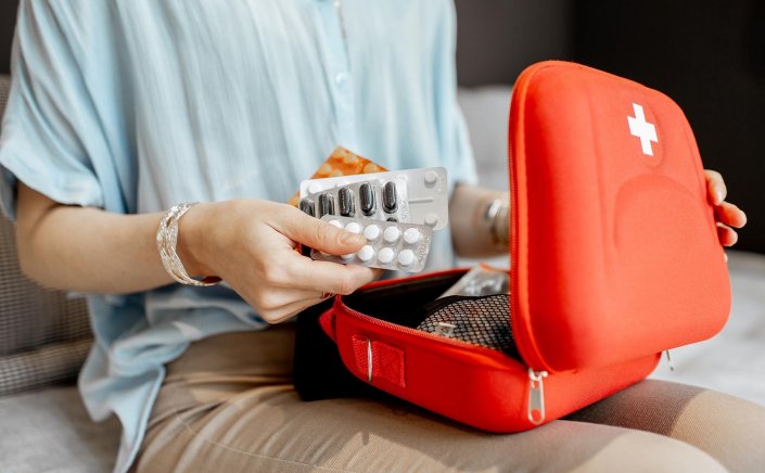 New Car First Aid Kit Rules: Τι ορίζει το ΦΕΚ για το φαρμακείο αυτοκινήτου, εφαρμόζεται με αποκλειστική ευθύνη του οδηγού!! Η λίστα των 16 υλικών και η υποχρέωση για ανανέωση κάθε 2 χρόνια για να αποφύγετε πρόστιμα [Έγγραφο]